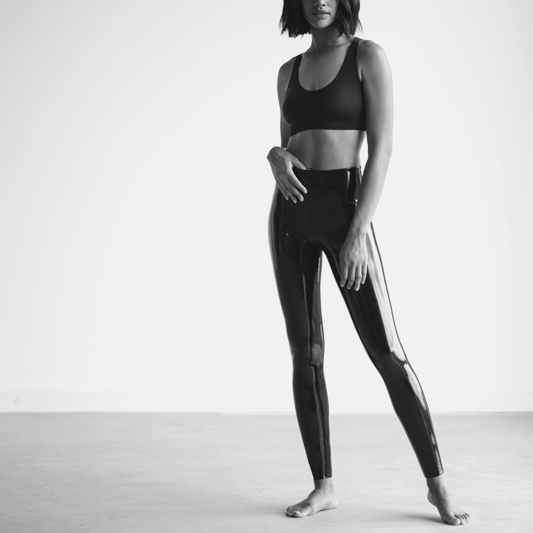 wearcommando's tweet image. Instant edge. Introducing the faux patent leather legging, designed with our signature internal waistband &amp;amp; a flattering high-rise. #wearcommando