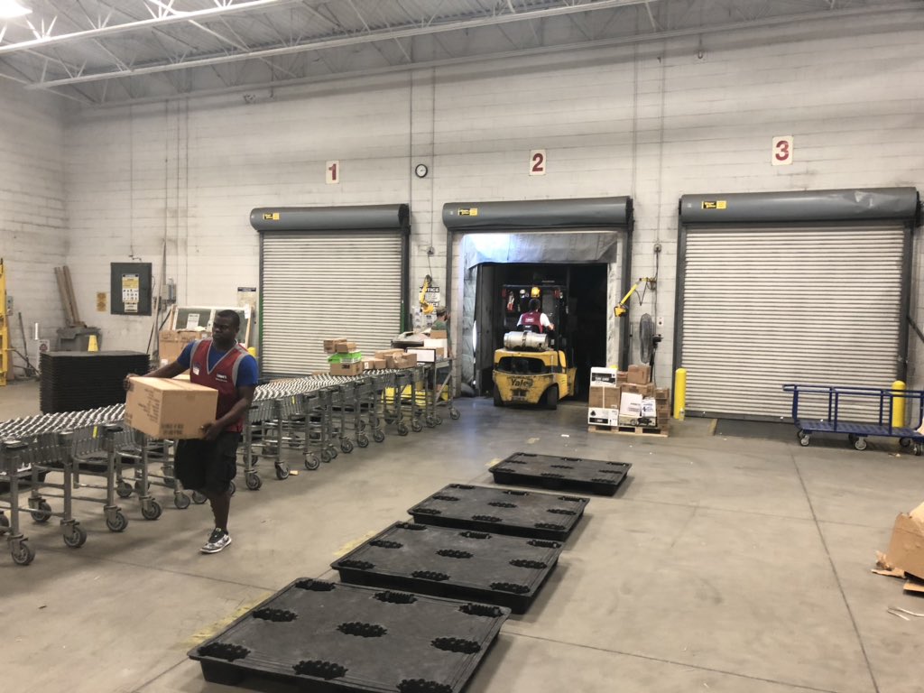 low_roberts's tweet photo. @EWalkerLOW @pace2715LOW @Tasha33858285 Market 864 getting after it. This is truck#5 before 1! https://t.co/oaFXbF0e2c