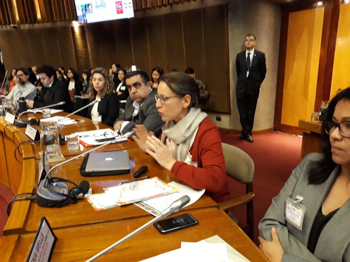 SlocatLAC's tweet photo. En #ciudades2018 está Charlotte Halpern hablando de su proyecto Create-mobility . Habla de categorías / etapas de ciudades (de ciudad del carro a integrada) https://t.co/amymI7LJTJ