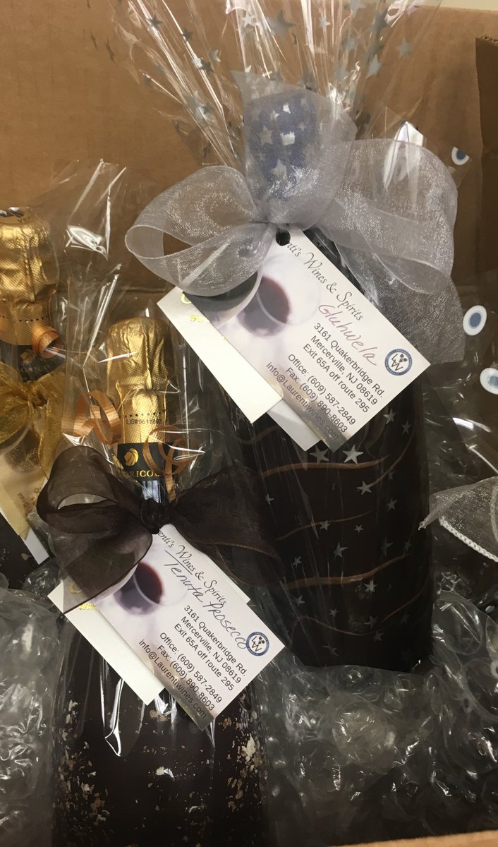 CCGChocolates's tweet image. Carella's @CCGChocolates Chocolate Covered Wine now availavle at Laurenti's Shoprite Liquors on Quakerbridge Road.  Pull ribbons and Enjoy both!