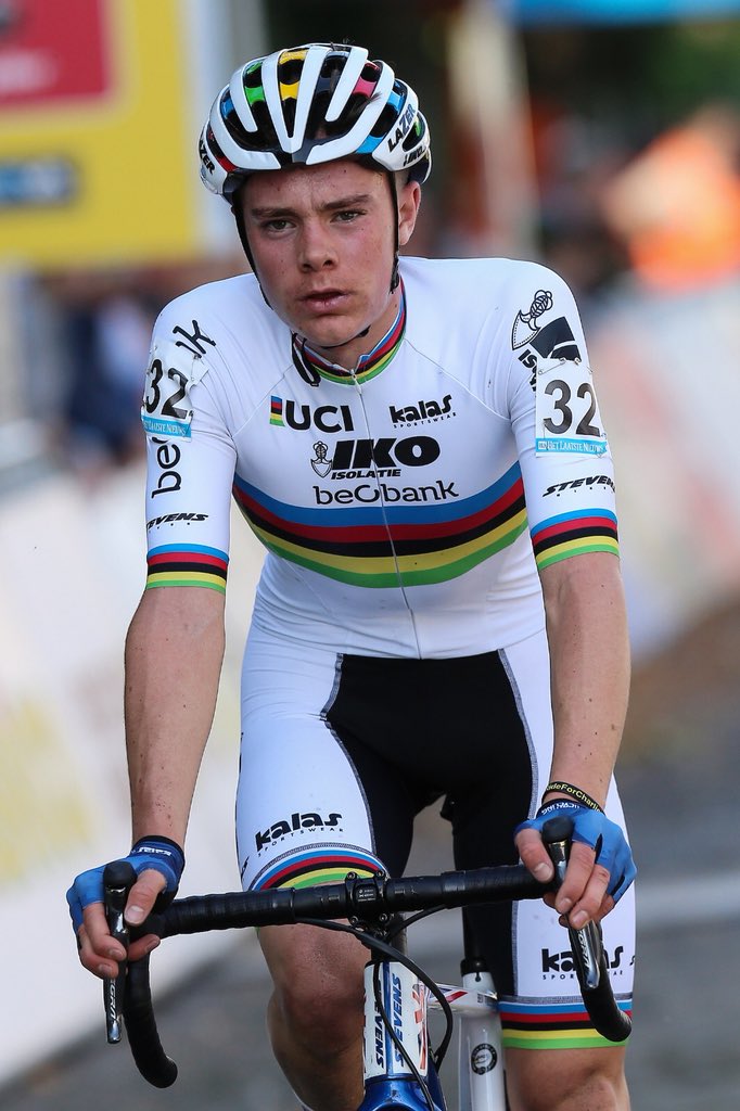 📢 Zondag staat in het Zwitserse Bern 🇨🇭de derde manche van de #telenetucicxwc op het programma, de eerste voor de junioren! Drie junioren van IKO-Beobank tekenen present! 🙌

🇧🇪 <a href="/ryancortjens/">ryancortjens92</a> 
🇧🇪 Wout Vervoort 
🇬🇧 @BTulett98 🌈
#IKOBeobank #IKOPushingLimits