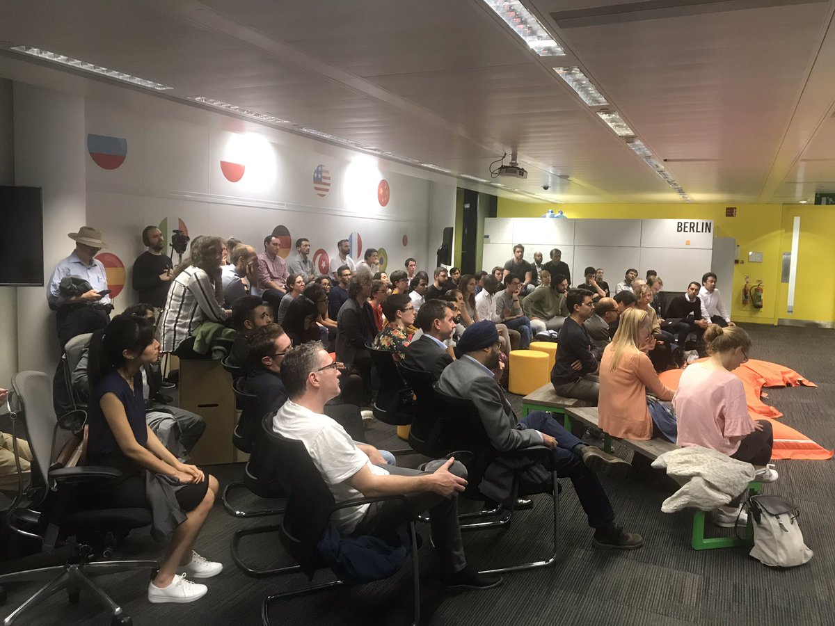 bernardooo's tweet photo. @busuu @busuuTech Full house at our datascience meetup 🎉🤖 🚀@DataScienceFest #datasciencefest https://t.co/3mfXJIs0Zr