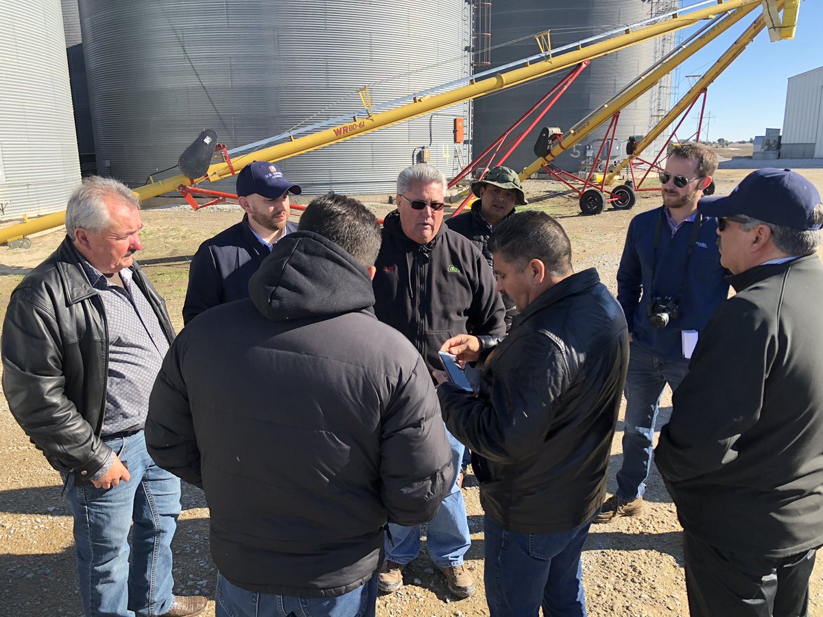 USGC_MEXyLtA's tweet photo. #corn buyers from Mexico from @USGC #ExEx18 team engage with Nebraska farmers for #trade in the near future. Thanks @NECornBoard for setting outstanding meetings. #ExportExchange https://t.co/4x754ba5oM