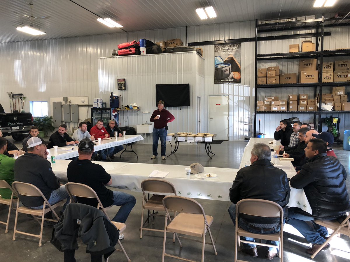USGC_MEXyLtA's tweet photo. #corn buyers from Mexico from @USGC #ExEx18 team engage with Nebraska farmers for #trade in the near future. Thanks @NECornBoard for setting outstanding meetings. #ExportExchange https://t.co/4x754ba5oM
