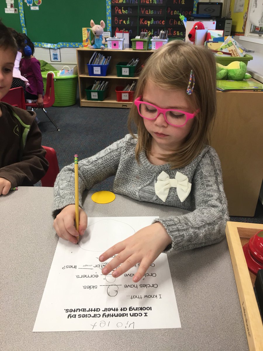 Kindergarten mathematicians started our shape exploration today! We identified the attributes of a circle, drew circles, and sorted by circles and non-circles #DolsenThinkers