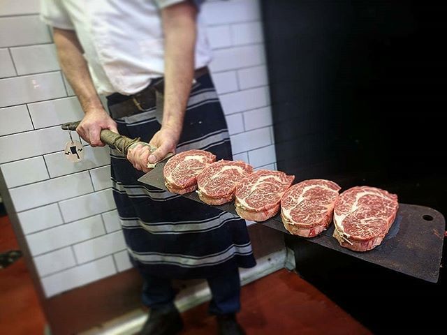 GrillinFool's tweet photo. What do you want more? The steaks or the hog splitter?
🤔🤔🤔
Pic courtesy of @garysmeats : The splitter and steak!
.
.
.
.
.
.
.
.
.
#steak #splitter #scotch #marble #meat #butcher #steaks #vintage #knife #knice #cleaver #hogsplitter #marbling #wagyu #… https://t.co/ngcsmieVRm https://t.co/UgoHO8nITR