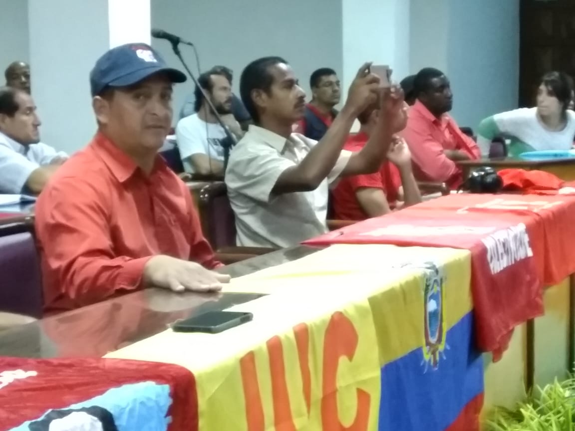 BoseaJovenes's tweet photo. Nuestro camarada y dirigente de la #BOSEA en su participación en la escuela popular de formación en #Cuba construyendo desde los pueblos la Resistencia @Hector51243581 @AcuerdoSur @CentroDePrensa https://t.co/XkQLAsqMv3