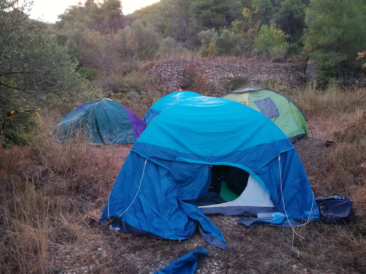 ClubRaier's tweet photo. Poc es parla del plan full-equip (5è a 2n eso) que vam fer pel pont del pilar. La "ruta dels maquis" ja és una tradició anual a Raier i ho té tot! Bici, acampada, menjar amb fogonet i expedició per una cova espectacular! 💪🔝😊⛰️🏕️🧗♂️🚵♂️
#raierteam #planestrella https://t.co/ePDNxpnbgc
