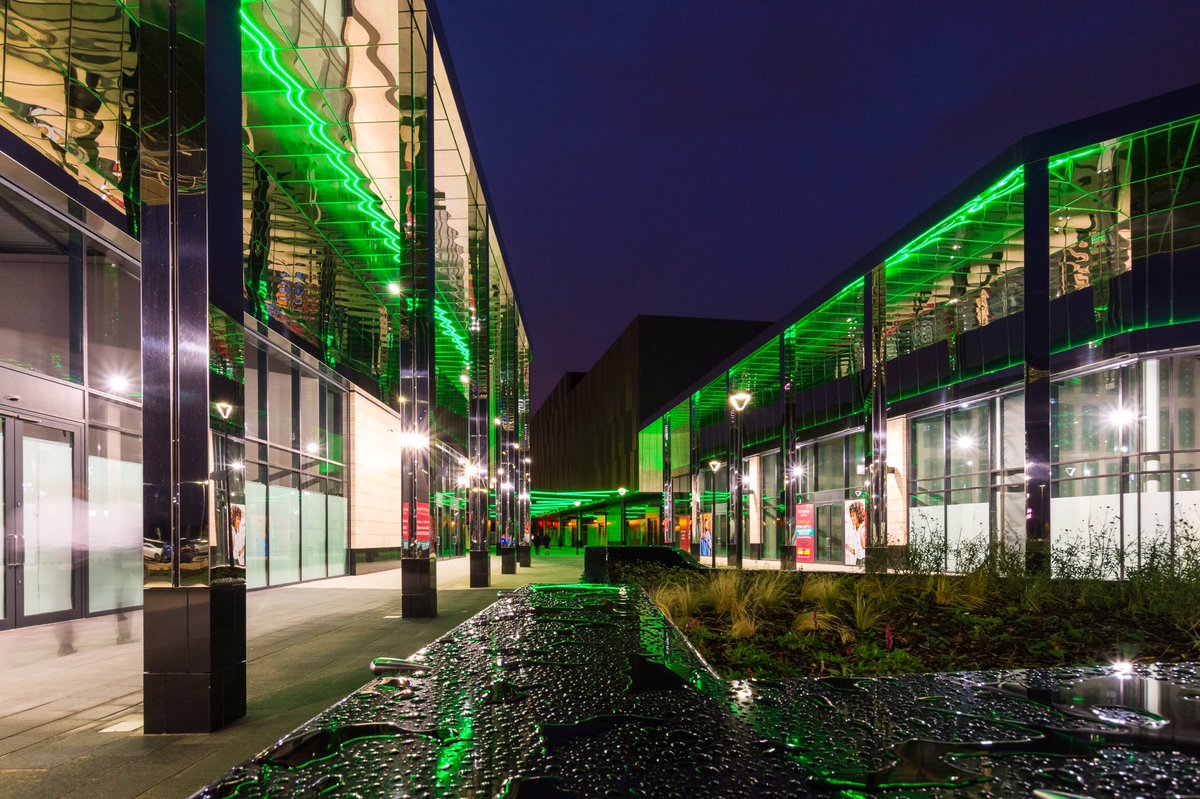 sheardypants's tweet photo. Another successful project by The Harris Partnership #THP #wakefield Thorpe Park #thorpepark The Springs #thesprings #construction #architecture #shopping #retail #cinema @ThorpeParkLeeds @THPArchitects @GMIConstruction #lighting #architecturephotography @danielbroadhead https://t.co/JPhvi9dvmV