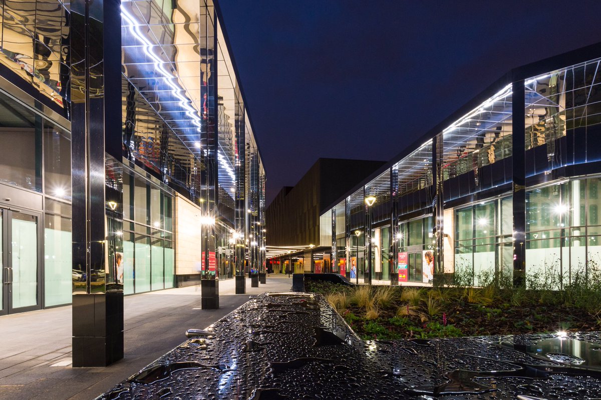 sheardypants's tweet photo. Another successful project by The Harris Partnership #THP #wakefield Thorpe Park #thorpepark The Springs #thesprings #construction #architecture #shopping #retail #cinema @ThorpeParkLeeds @THPArchitects @GMIConstruction #lighting #architecturephotography @danielbroadhead https://t.co/JPhvi9dvmV