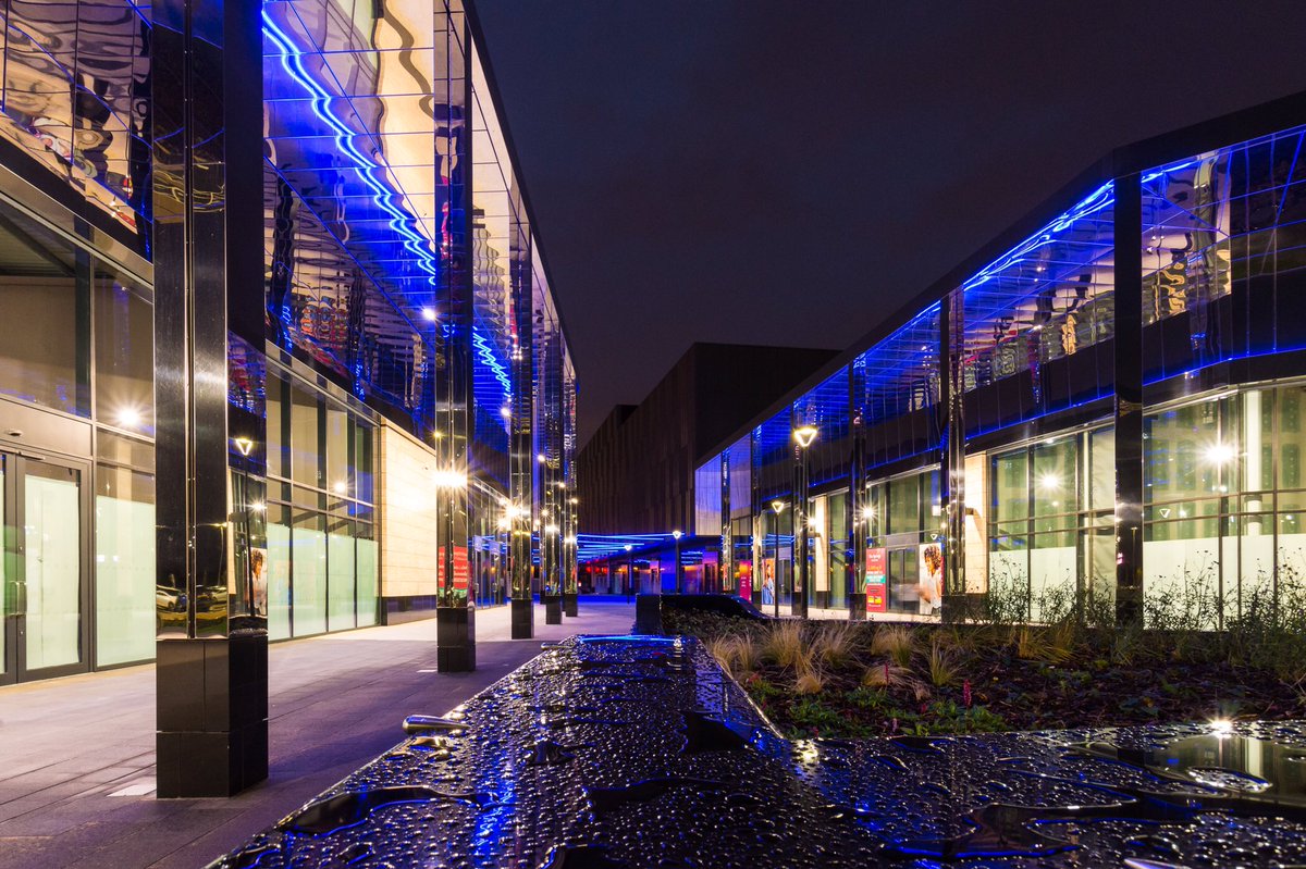 sheardypants's tweet photo. Another successful project by The Harris Partnership #THP #wakefield Thorpe Park #thorpepark The Springs #thesprings #construction #architecture #shopping #retail #cinema @ThorpeParkLeeds @THPArchitects @GMIConstruction #lighting #architecturephotography @danielbroadhead https://t.co/JPhvi9dvmV