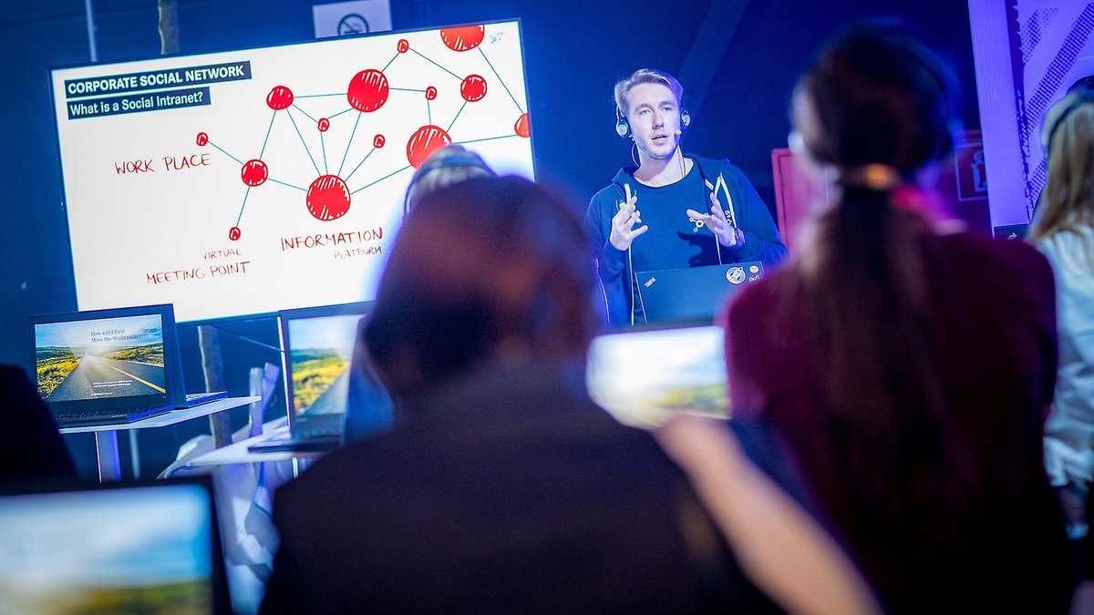 TiloDima's tweet image. Wenn man für ein Thema brennt kann man auch mal 5 Workshops an einem Tag geben 🔥🔥🔥🔥🔥 #DigitalIL

#SocialIntranet #DigitalCollaboration #digitalUs #DigitalLife #NewWork #DigitalLifeDay #DigitalLifeDayIL @Daimler @DigitalLife_DAI

📷 @dieMARQUARDTs 

➡️ d.ai/DLDIL