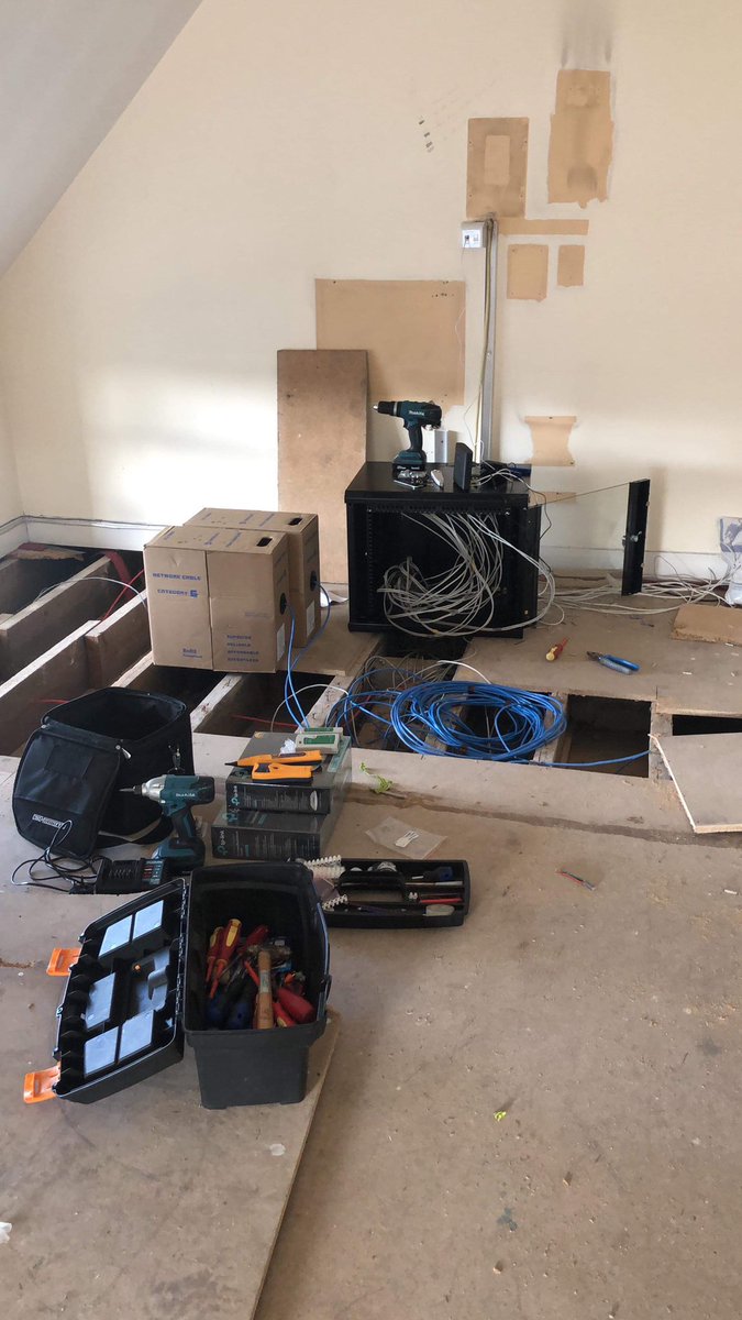 We started a job in Banbridge today. We are providing high speed internet and business grade VoIP phones in 10 offices that will soon be available for small businesses to rent. simplytelecom.co.uk