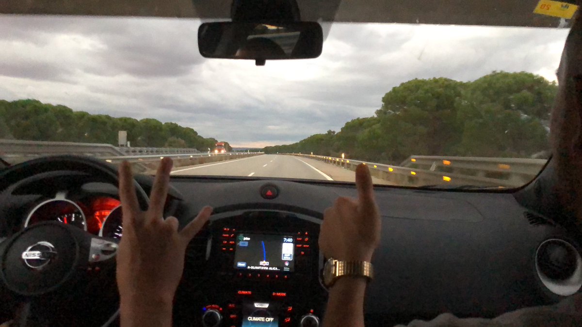 #ElChiringuitoDeMega <a href="/elchiringuitotv/">El Chiringuito TV</a>  ¡YA LLEGAMOS! 400 km para veros.. SOIS MI REGALO DE CUMPLEAÑOS!! Grandes!!