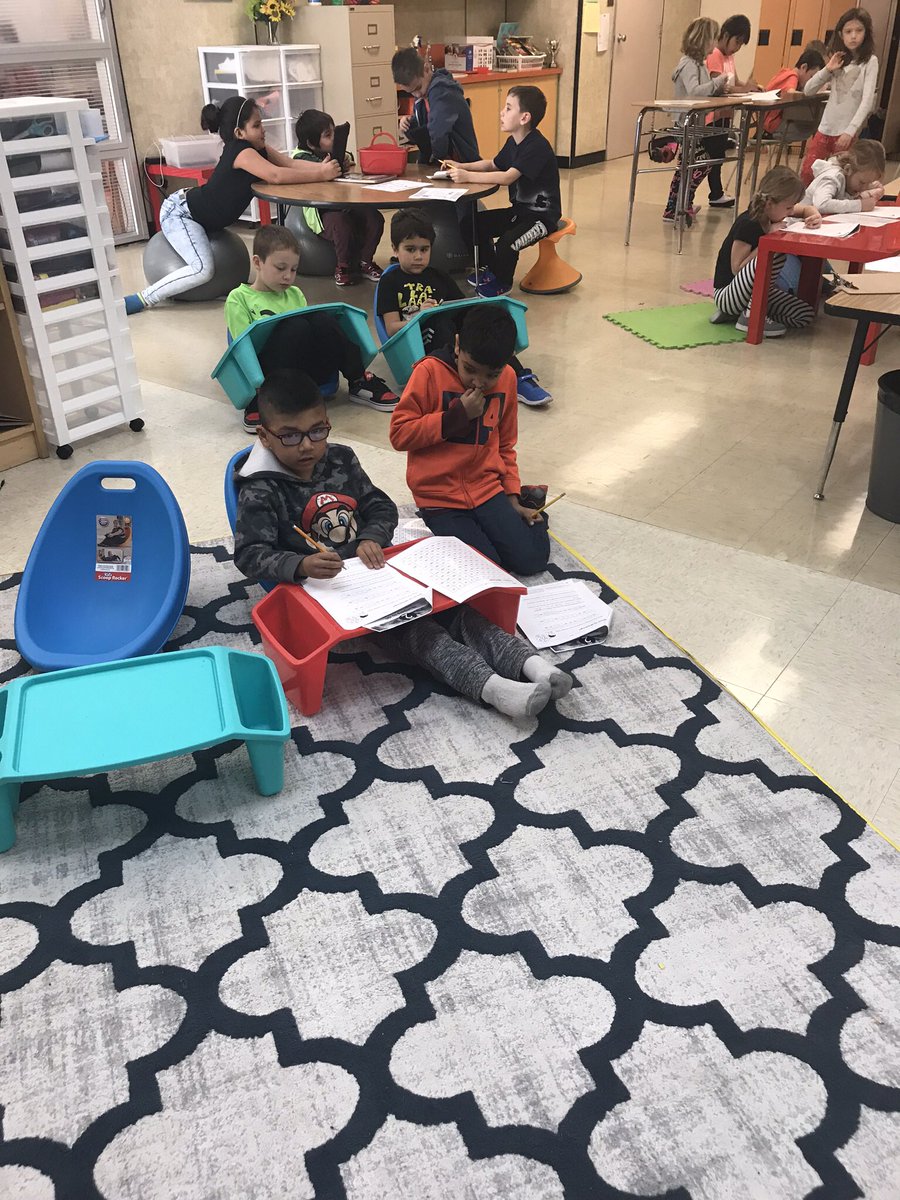 staniforthclass's tweet image. Drop everything and do math! #educationweek #mathwithsomeone #mathletics @DrHannaSchool @RegPublicSchool