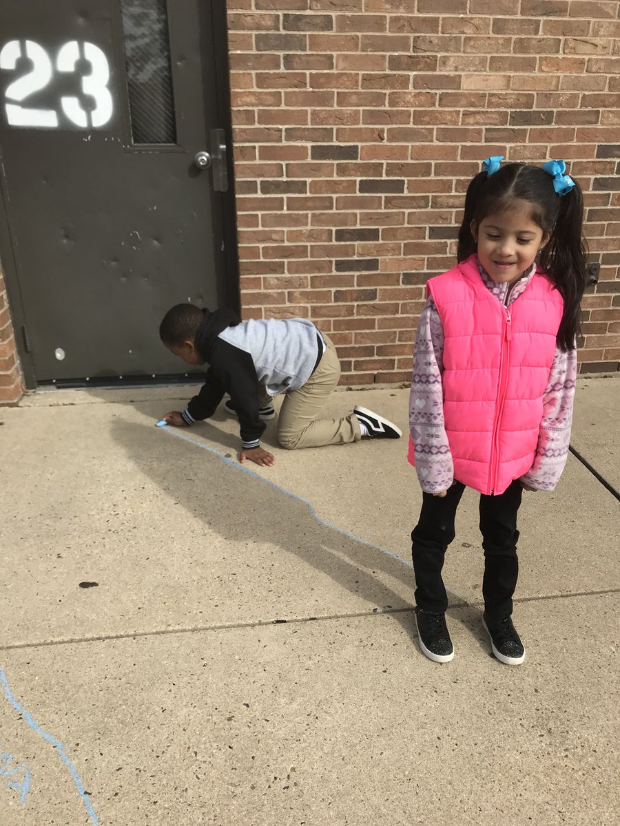 amagnolo's tweet photo. Shadow experiments day 2: tracing our friends shadows! π¦π #scienceexplorations #1stgradefun @WeAreHTSD @GEWILSONSCHOOL https://t.co/GRNs23N6MC