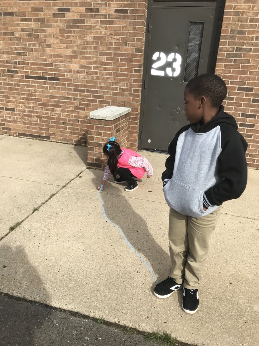 amagnolo's tweet photo. Shadow experiments day 2: tracing our friends shadows! π¦π #scienceexplorations #1stgradefun @WeAreHTSD @GEWILSONSCHOOL https://t.co/GRNs23N6MC