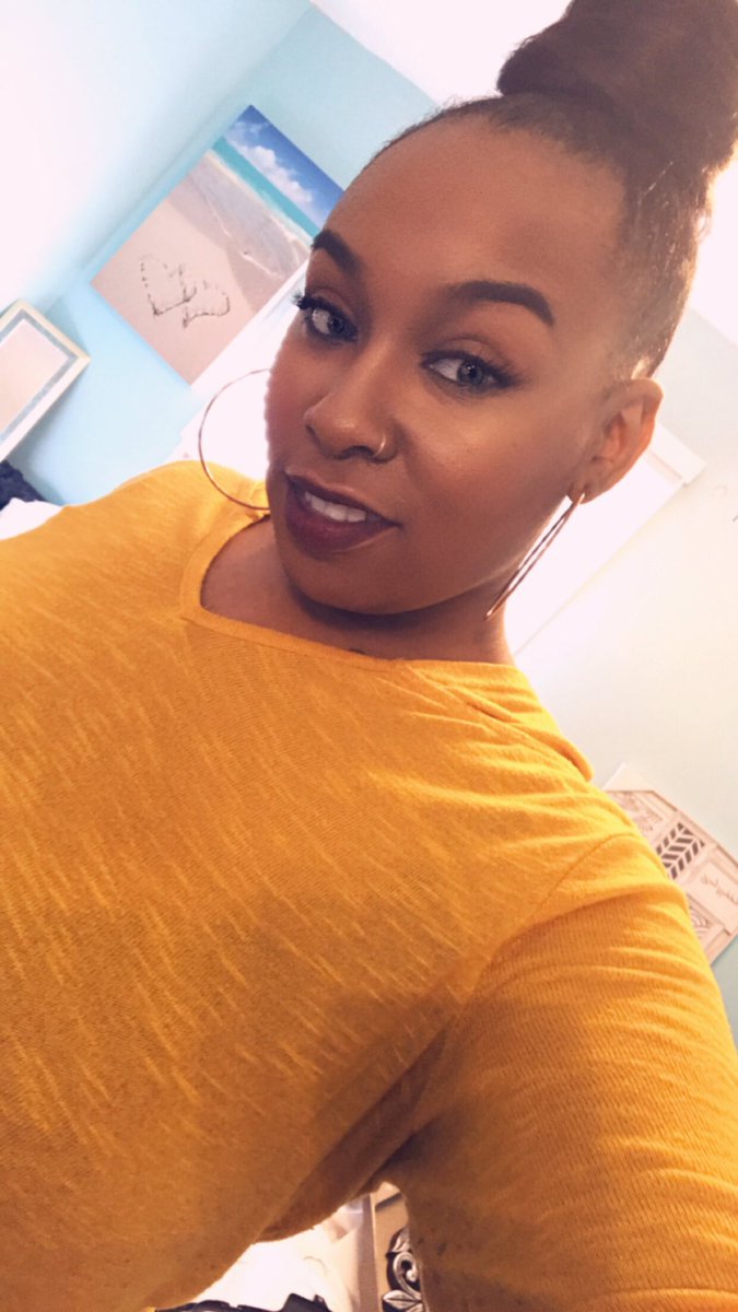 NeshMerritt's tweet photo. #sheglowing #MelaninMuch #melaninpoppin #whyshesocute https://t.co/M0Ys04zN1V