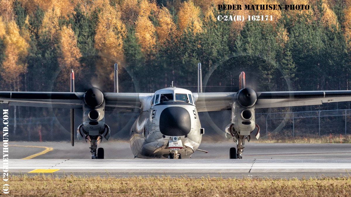 c2greyhound's tweet photo. Fall for #c2greyhound #vrc30 #det1 #NATO Grumman #C2A #Greyhound in #Oslo. #162171 #RAWHIDES https://t.co/dTXc1gKI88