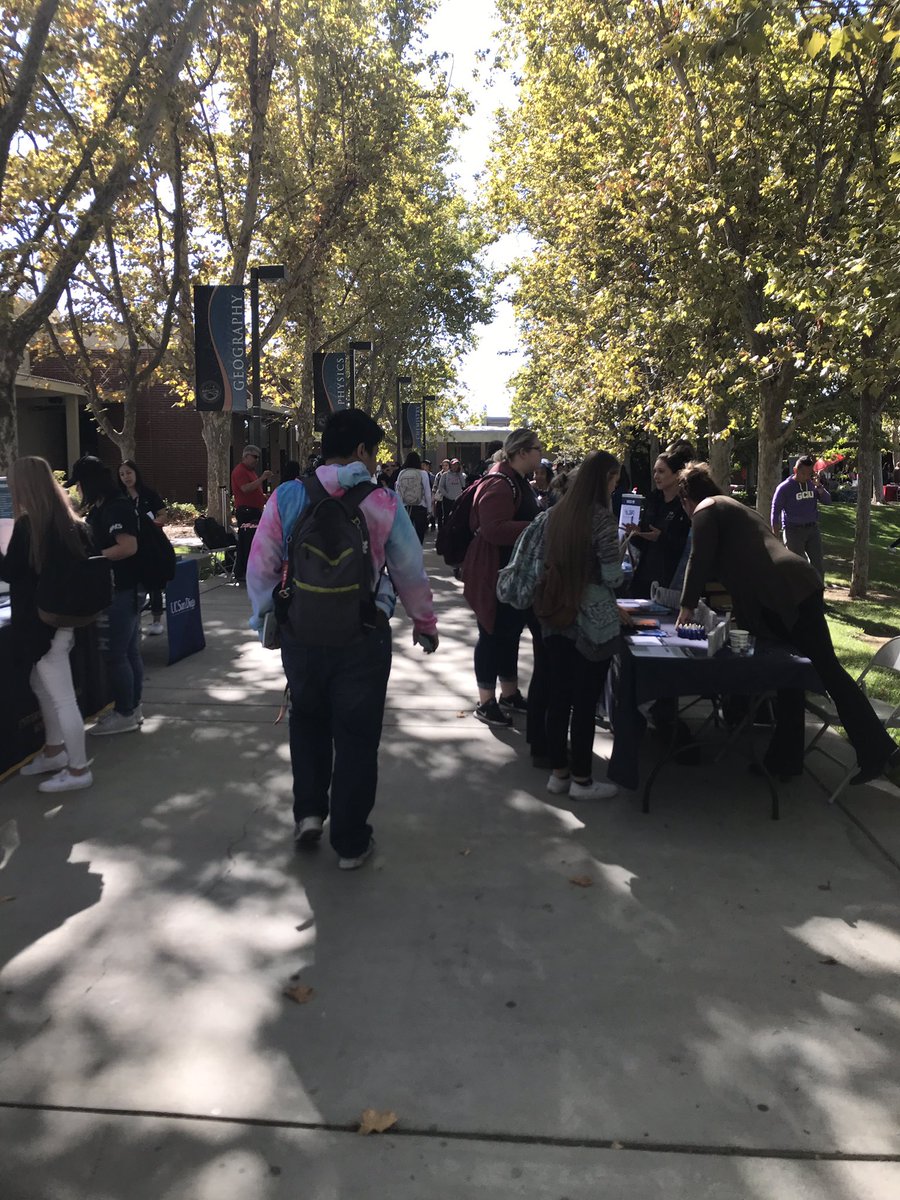 CanaVivas's tweet photo. Transfer day at at crc today ! Over 50 different colleges to explore ! #j300event https://t.co/ScNbOFZdQI