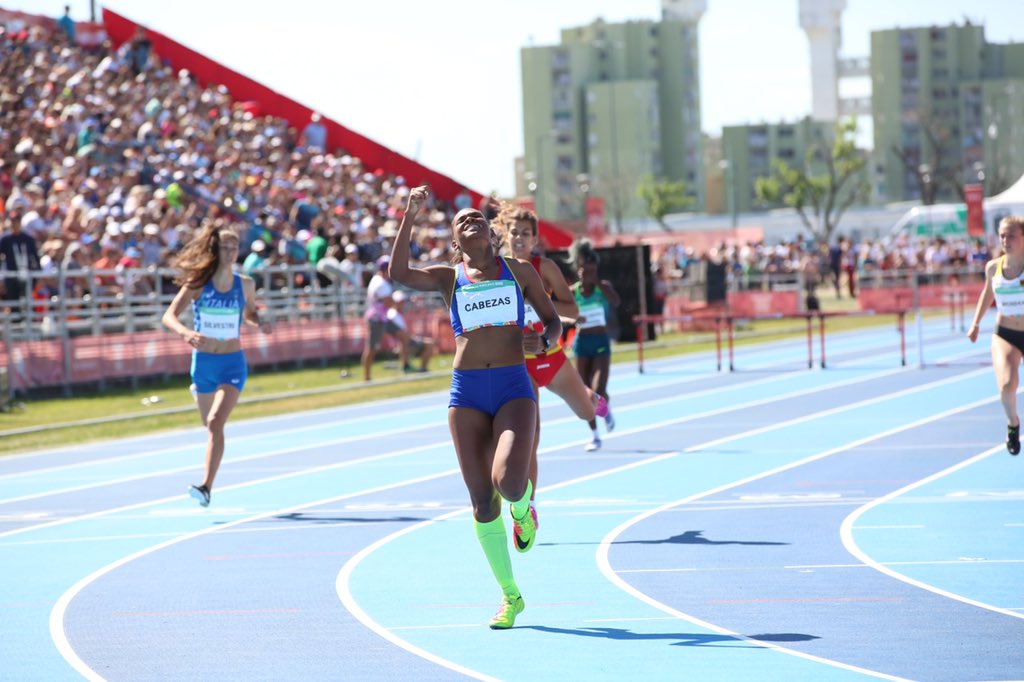 Medalla de #Oro para #Colombia en #BuenosAires2018 en #Atletismo
400 mt vallas Mujeres           
🥇 Valeria Cabezas (COL) 🇨🇴🇨🇴 primera jornada 59.19", segunda jornada 58.39"  suma dos jornadas  1.57.58🇨🇴🇨🇴