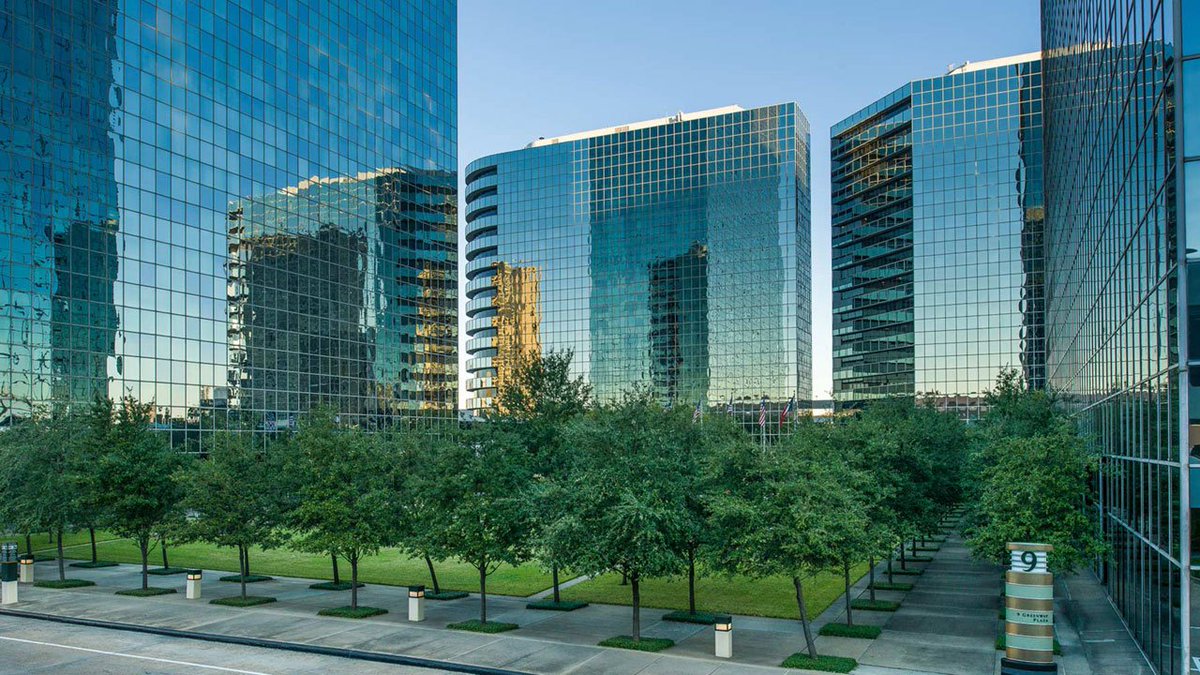 CarnanP's tweet photo. At the heart of Houston’s growth, featuring an assortment of fine boutiques and restaurants, Upper Kirby is our featured neighborhood today 
#HowWeRealEstate #WeOpenDoors #CarnanTeam #CarnanProperties #UpperKirby https://t.co/NmG07ptI8V https://t.co/qU1L9iNSyY