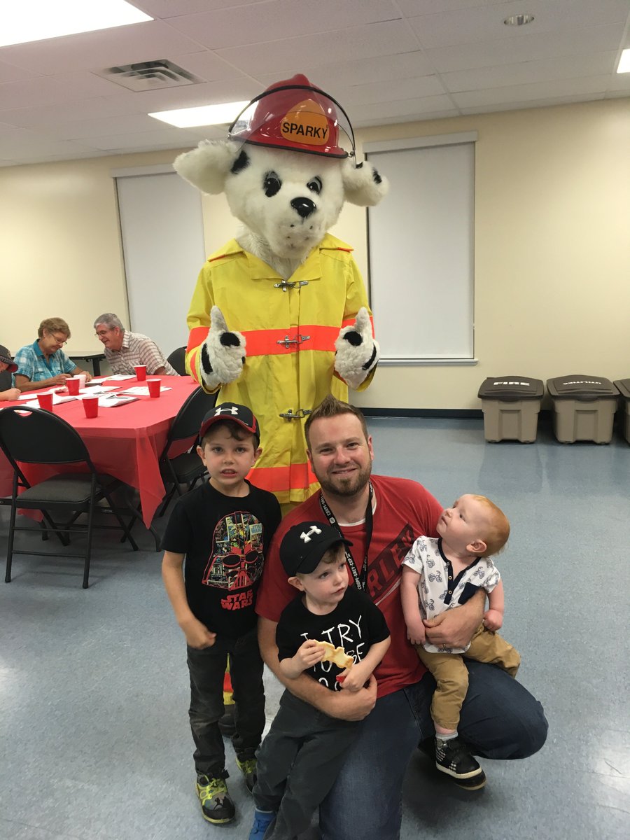 NG_FireService's tweet photo. A few photos from the Open House and Live Auto-Extrication Demonstration last Tuesday Night. #firepreventionweek2018 #NorthGrenville https://t.co/9jIdAbx7Cf