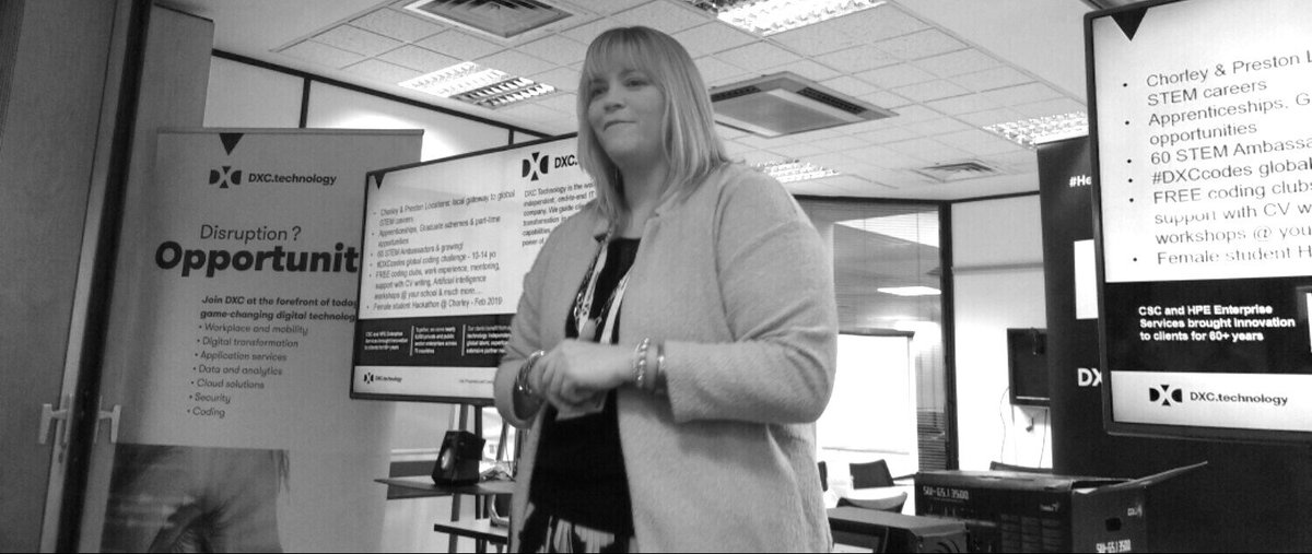 mirandakaywebb1's tweet photo. DXC's @kazamac12 opening our Teacher F2F about cyber safety &amp; positive online presence.
@DXC_UKI @DXCTechnology @STEMFirst @NWROCU #DXCSTEM #CyberSecurity #lifeskills #tech https://t.co/GTZGWYYr2w