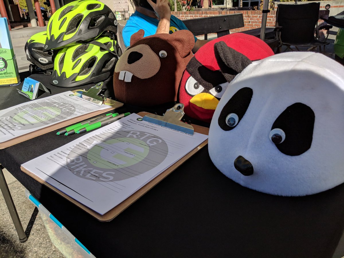 ocean985's tweet photo. We're on a roll at the #SmartMobilityExpo! Thanks to the @SIProsperity, Victoria is going to be greener than ever!

#FunFinder #freedomtomove #lev https://t.co/cx9r0AjIA5