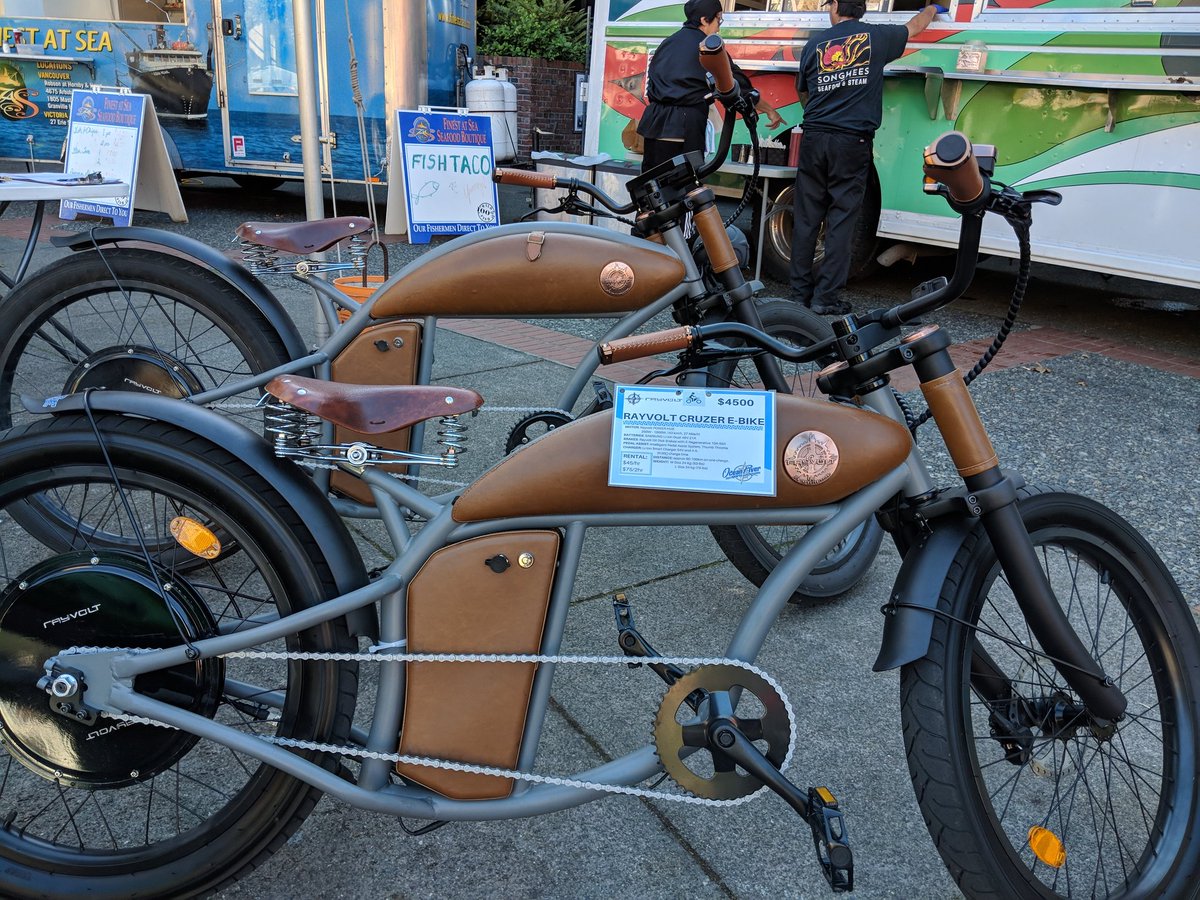ocean985's tweet photo. We're on a roll at the #SmartMobilityExpo! Thanks to the @SIProsperity, Victoria is going to be greener than ever!

#FunFinder #freedomtomove #lev https://t.co/cx9r0AjIA5