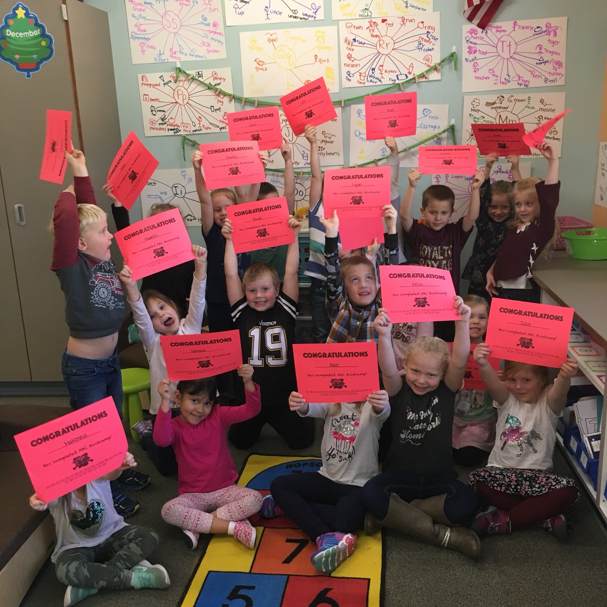 SeguinKinderFun's tweet photo. #ABCBootcamp ✅ 🙌🏻😎 #rockstars #royaltonroyals https://t.co/UszUq4HCbk