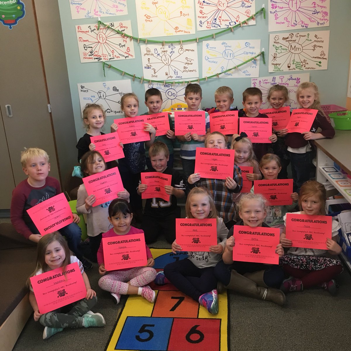 SeguinKinderFun's tweet photo. #ABCBootcamp ✅ 🙌🏻😎 #rockstars #royaltonroyals https://t.co/UszUq4HCbk