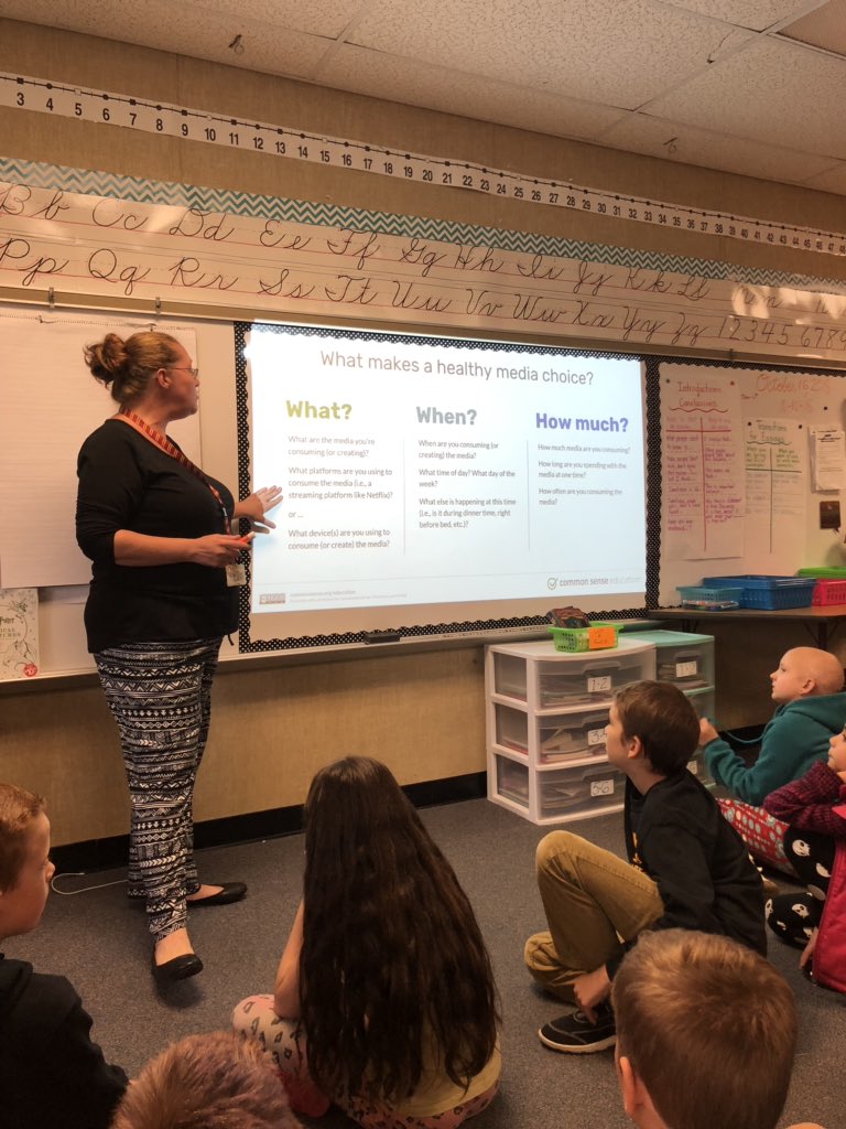 hake3rd's tweet photo. Today we looked at healthy media choices in 4th grade. Tonight, reflect on your media choices! Are they healthy or can we make better choices? #DigitalCitizenshipWeek  @ErinIrving625 @NHWelemschool https://t.co/d6dfqqjauM