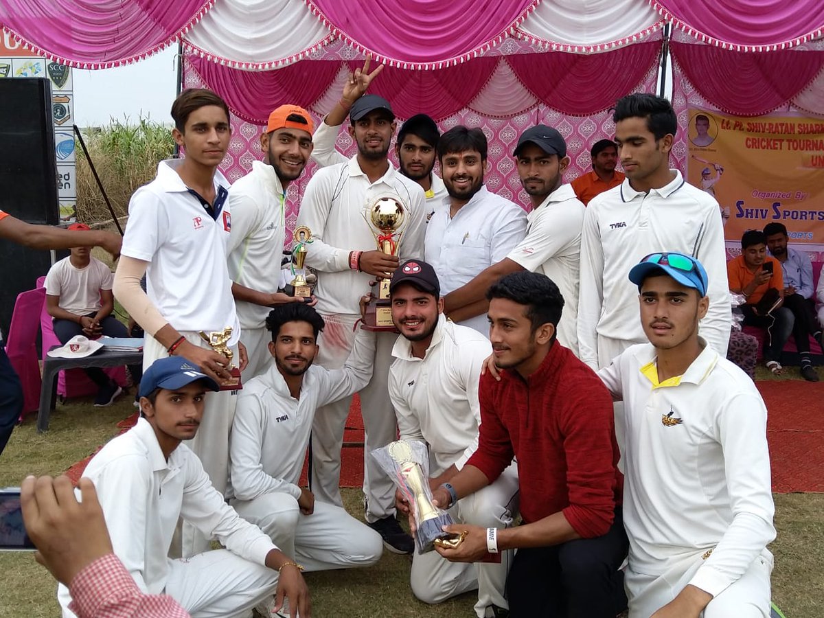Annupanditbjp's tweet photo. #आज #Friend_Sports_Ground_Omicron_IIIrd_Greater_Noida #LT_PT_Shiv_Ratan_Sharma_Memorial_Cricket_Tournament_UNDER_19 के #Final में #Winning_Team और #Runner_Up_Team के सभी सम्मानित खिलाड़ियो को ट्रॉफी देकर सम्मानित किया।।
@dr_maheshsharma
@Ra_THORe
@MohitBeniwalBJP
@MrYaduvansh https://t.co/guq6MpdFHS