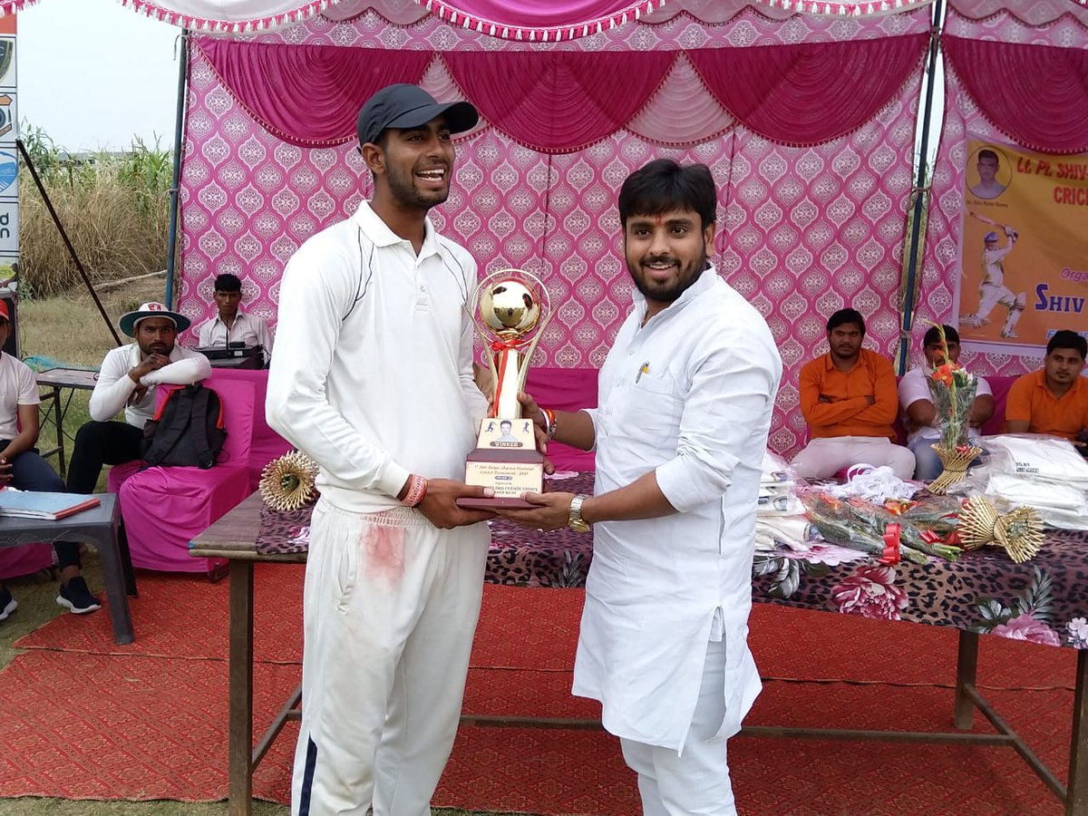 Annupanditbjp's tweet photo. #आज #Friend_Sports_Ground_Omicron_IIIrd_Greater_Noida #LT_PT_Shiv_Ratan_Sharma_Memorial_Cricket_Tournament_UNDER_19 के #Final में #Winning_Team और #Runner_Up_Team के सभी सम्मानित खिलाड़ियो को ट्रॉफी देकर सम्मानित किया।।
@dr_maheshsharma
@Ra_THORe
@MohitBeniwalBJP
@MrYaduvansh https://t.co/guq6MpdFHS