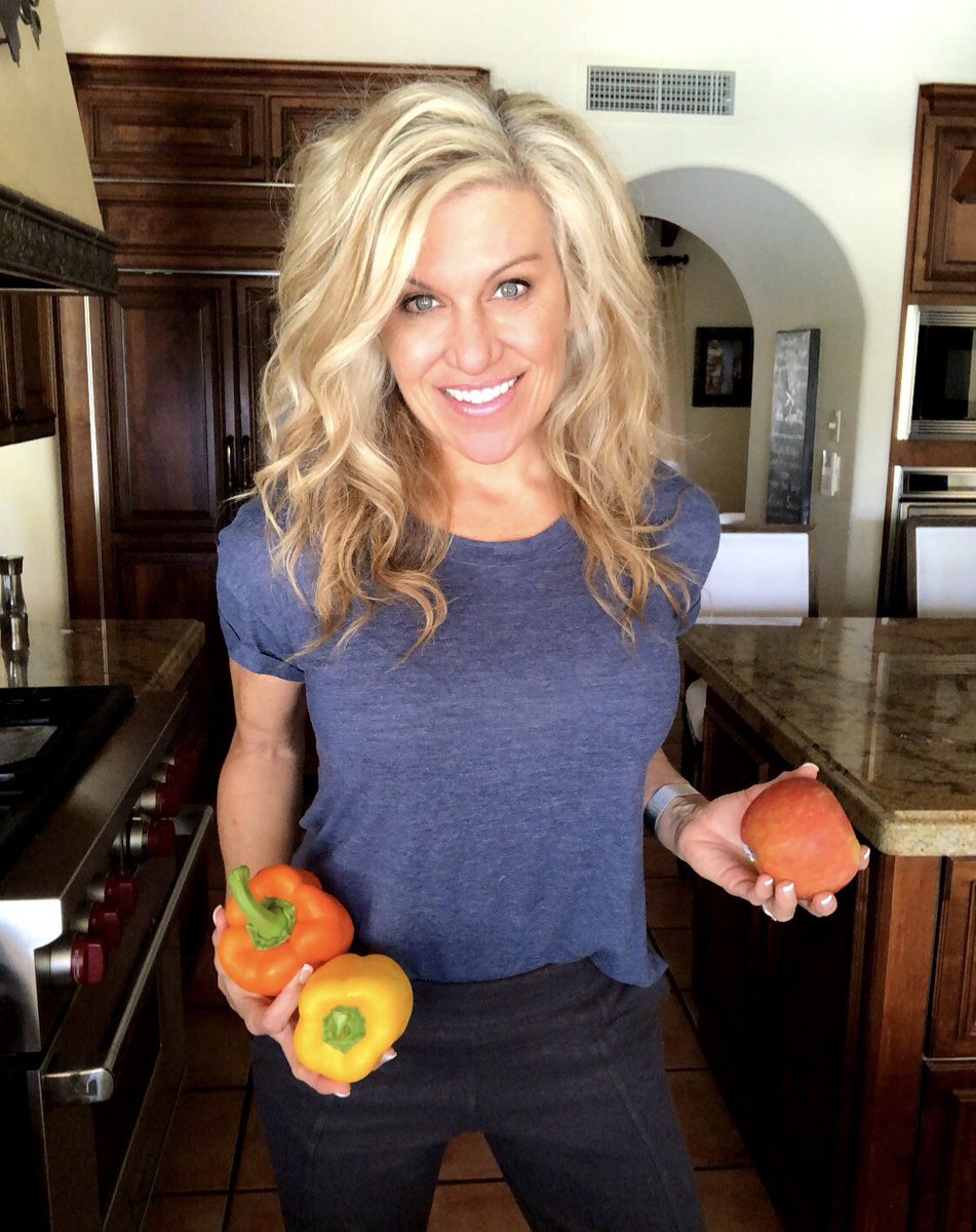 FitFabFor's tweet image. #HealthyLiving 🌱 made easy with #fitness &amp;amp; #nutrition tips, (while living in my favorite 👍 @prAna #athleisure clothes), check it out ➡️ fitfabforever.com/2018/10/15/hea… #health #BeActive #foodisfuel #pranahemp