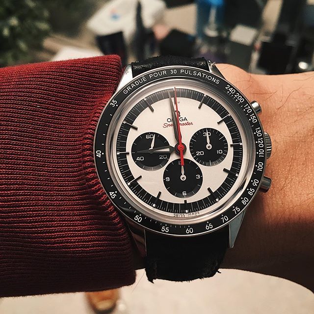 aidenire7's tweet photo. Was getting ready for work this morning and I had to take a snap of this beauty #speedytuesday 😍
.
.
.
#watchcollecting #watches #womw #instawatch #watchporn #watchnerd #watchfam #watchaddict #wristporn #dailywatch #watchesofinstagram #swisswatch #wr… https://t.co/uRzUHh0zih https://t.co/wDSew0dOYT