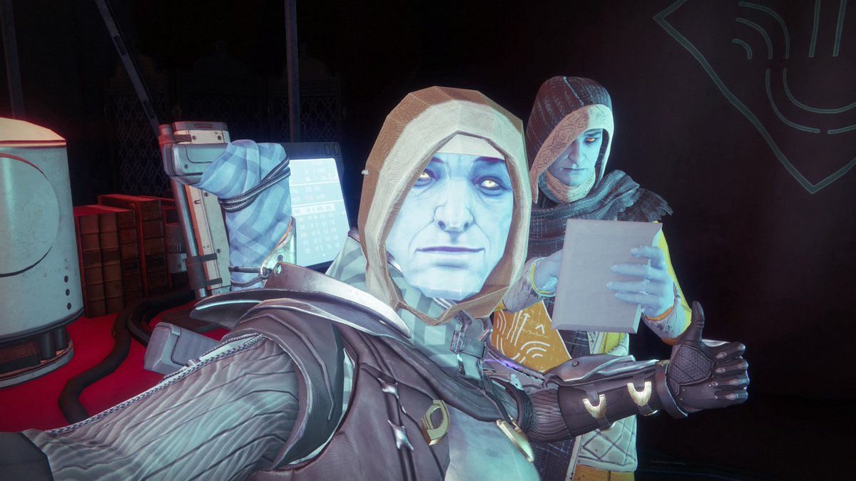 bouncingfrosty's tweet image. @bungie hey im the #1 fan look what plastic alien surgery can do but which1 is the real1 #masterrahool #PS4share