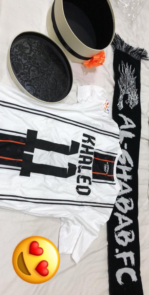 متجر الجمهور tweet media