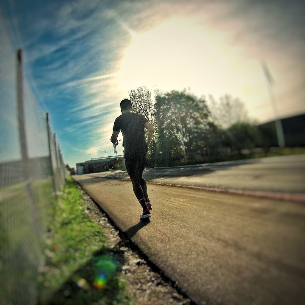 runnersbeing's tweet photo. Aim! https://t.co/JDcg1UMaxR https://t.co/GyntdBgqLm