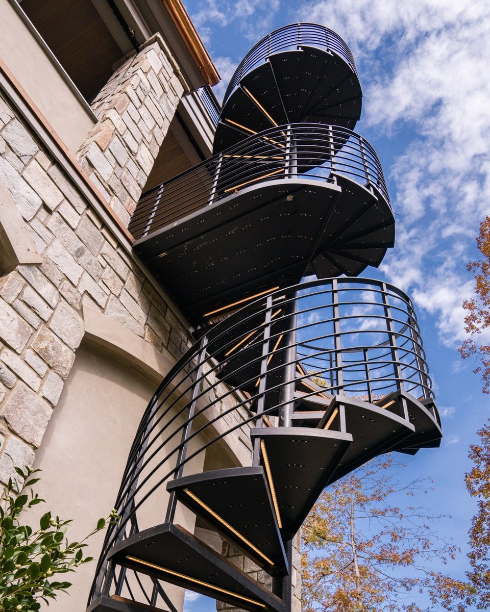 CliffsLiving's tweet photo. Stairway to heaven? We can't help but swoon over this incredible three-story spiral staircase on a home by #GabrielBuilders in #TheCliffsatKeoweeSprings. #CliffsLiving https://t.co/Of8qByQC2B