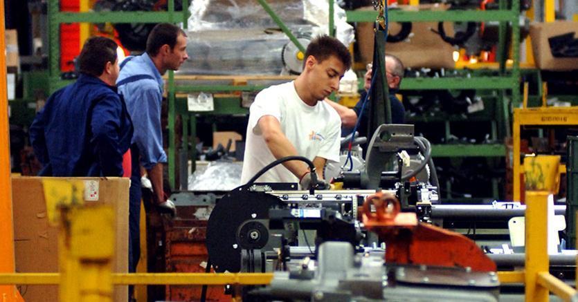 sole24ore's tweet photo. Proroga della Cigs fino a 12 mesi anche per le pmi https://t.co/JWmu2cOzCH https://t.co/G3SpxBK1RL