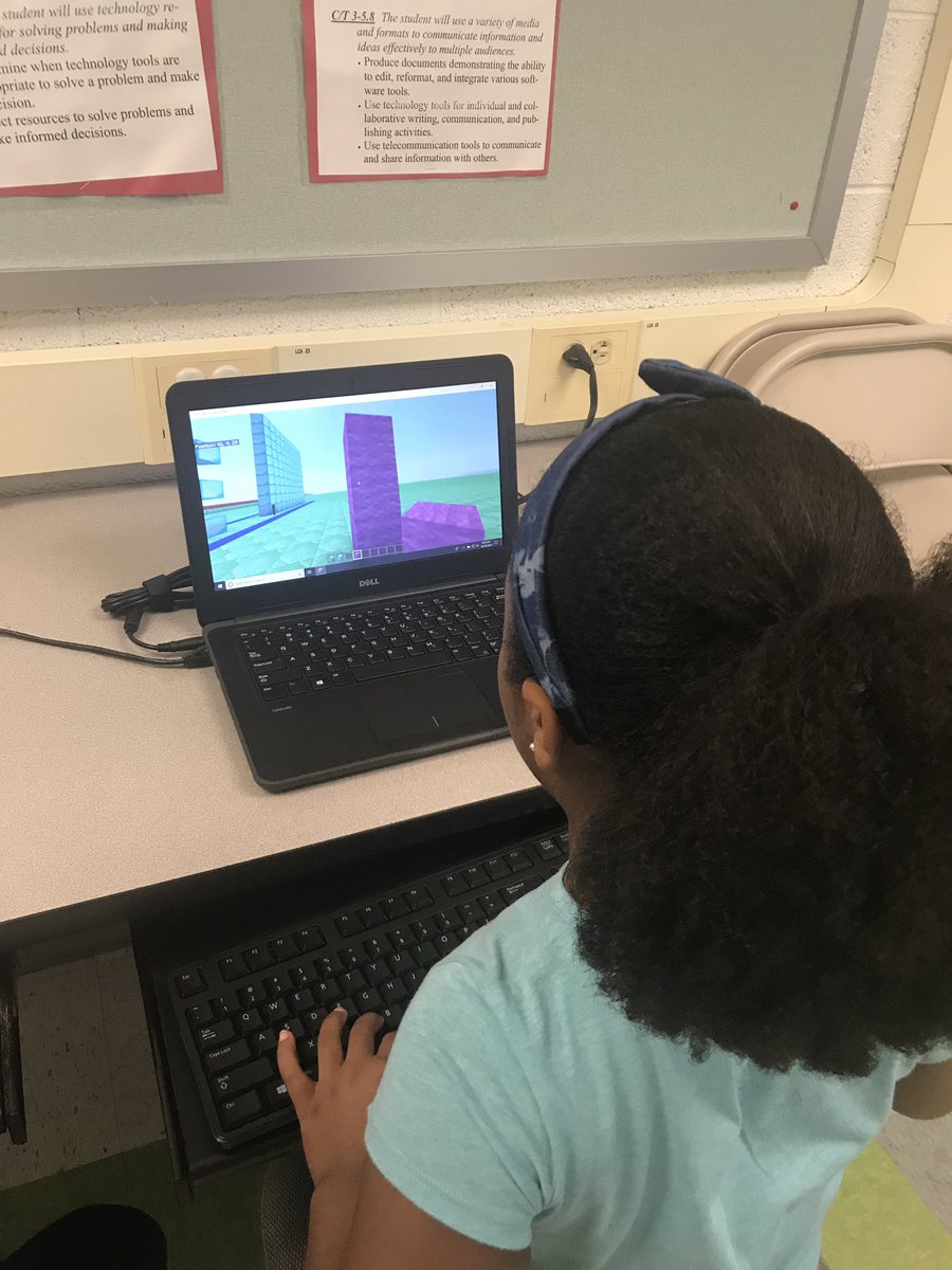 cpjitrt's tweet photo. 4th grade students at MVE made decimals models with base 10 blocks! https://t.co/OGHrFxIHWq
