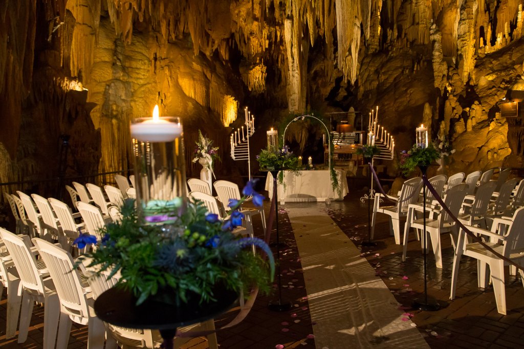 A #LurayCaverns wedding requires very little decorating, just a few accents to go with its natural beauty.
.
.
.
#weddingdetails #shenandoahvalley #virginiaisforlovers #virginiaphotographer #weddingphotography #harrisonburg #charlottesville #vawedding #loveislove #discoveryaday