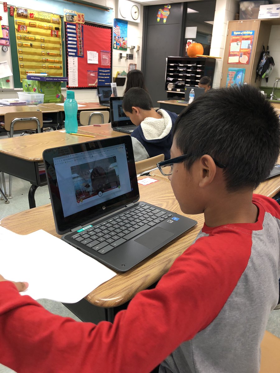 FrostSchool_4's tweet photo. We are using Flipgrid to make book predictions. #21learns https://t.co/ZmPqh4s6sk
