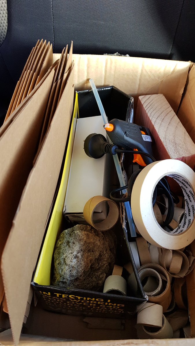 's tweet image. Whakatõ te kākano, ka tipu i te rakau... plant and nourish the seed and it will grow...
Sharing a tiny bit of maker whakaaro with my son's kaiako 😁
#efellows18 #makerspace #makerkid #Māori #ako