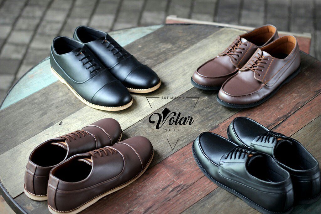 Terkadang kita berpikir terlalu jauh untuk menaklukkan sesuatu. Padahal, tantangan terbesar adalah menaklukkan diri sendiri.
——-
In Frame : Volar Get &amp; Rage
——-
Info/Order hubungi admin :
📲 Admin WA : 081294548054

#sepatu #CelotehBogor #CelotehSBY #CelotehTasik