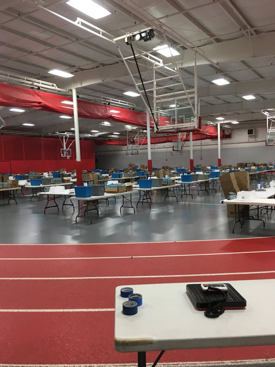 nhowett's tweet photo. Calm before the storm #FMSCWARSAWMOBILEPACK https://t.co/mJHpm8TqWO