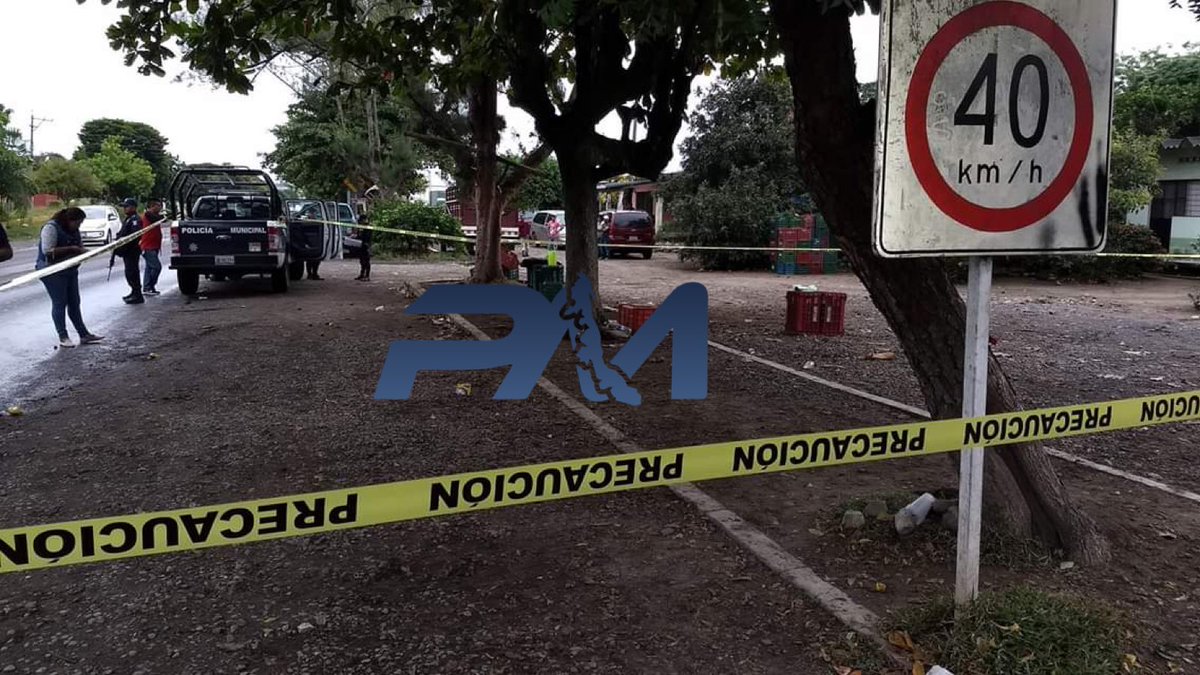 PrimeraManoM's tweet photo. Balean a comerciante de cítricos en #Tlapacoyan, sujetos desconocidos lo agredieron cuando compraba limon en Javier Rojo Gómez, fue llevado en un vehículo particular a un hospital de #MartinezDeLaTorre  @angelesglezc @SP_Veracruz https://t.co/wYG96S8ASu