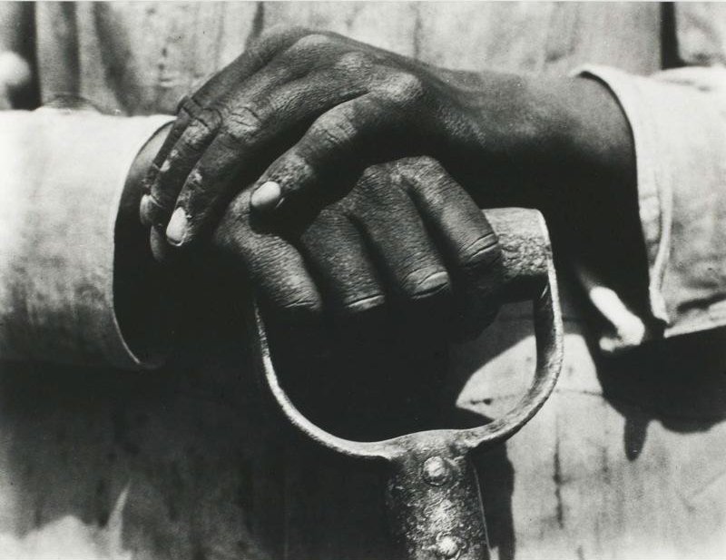 TinaModotti45's tweet photo. "Desmitificar a Modotti, la leyenda, rescatarla de las sombras de sus amantes y ubicar a la mujer y a la artista en el centro de la propia historia" - Margaret Hooks - https://t.co/iry0AP9yGc